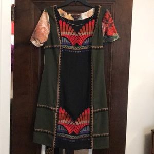 Floral pixel dress with keyhole back.